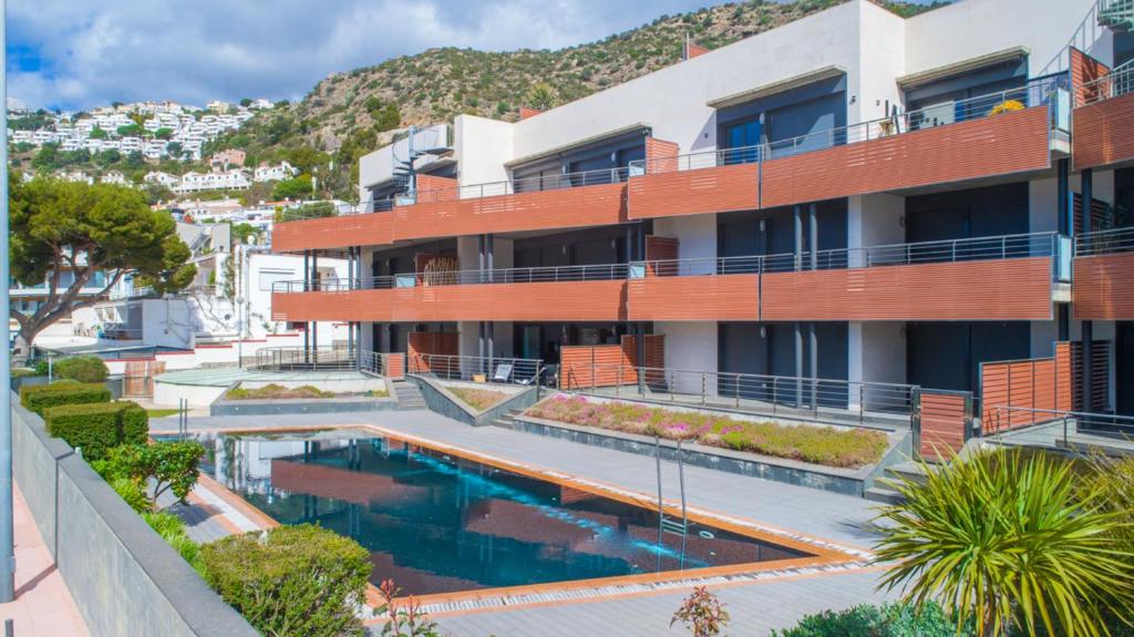 Bazén v ubytovaní NC APARTMENTS Moli Blau 102 - 4 personas alebo v jeho blízkosti