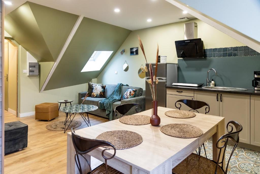 Køkken eller tekøkken på Escapade Place 11 N5A - Appartement Dinan centre