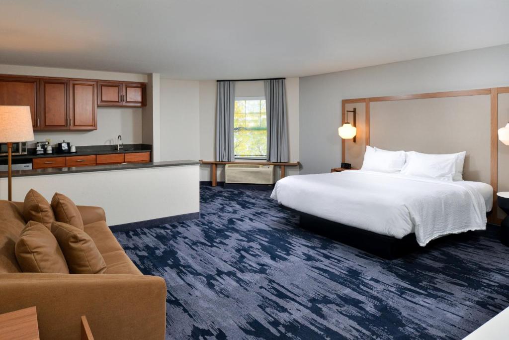 Fairfield Inn & Suites Goshen Middletown - Suite King Más Grande Con Sofá Cama