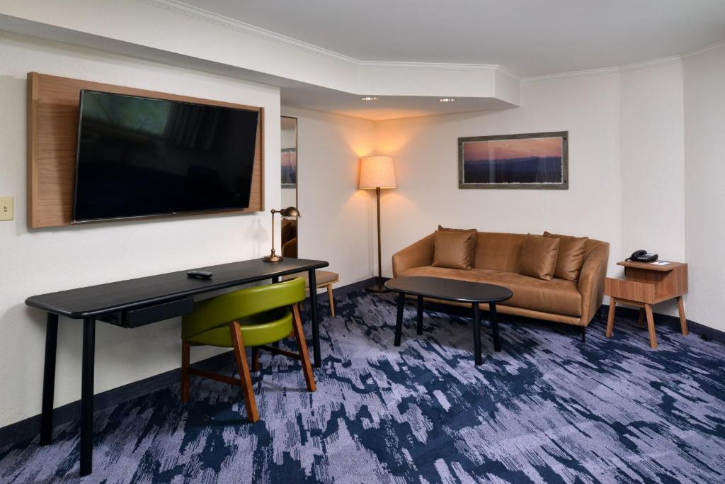 Fairfield Inn & Suites Goshen Middletown - Suite King Con Sofá Cama Y Sala De Estar