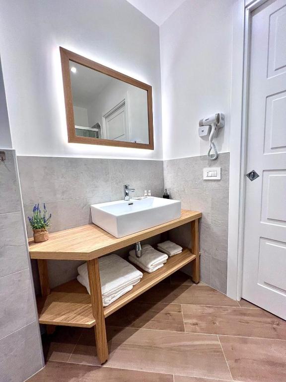 A bathroom at Tropea Il Tridente Accommodations