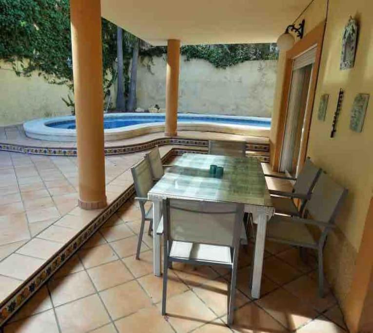 Fotografie z fotogalerie ubytování Spacious Villa with private outdoor swimming pool v destinaci Albir