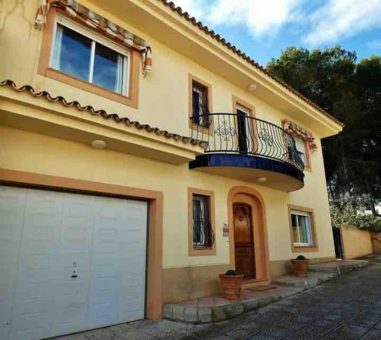 Fotografie z fotogalerie ubytování Spacious Villa with private outdoor swimming pool v destinaci Albir