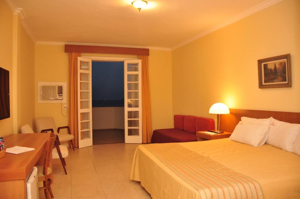  Hotel Rio Lancaster