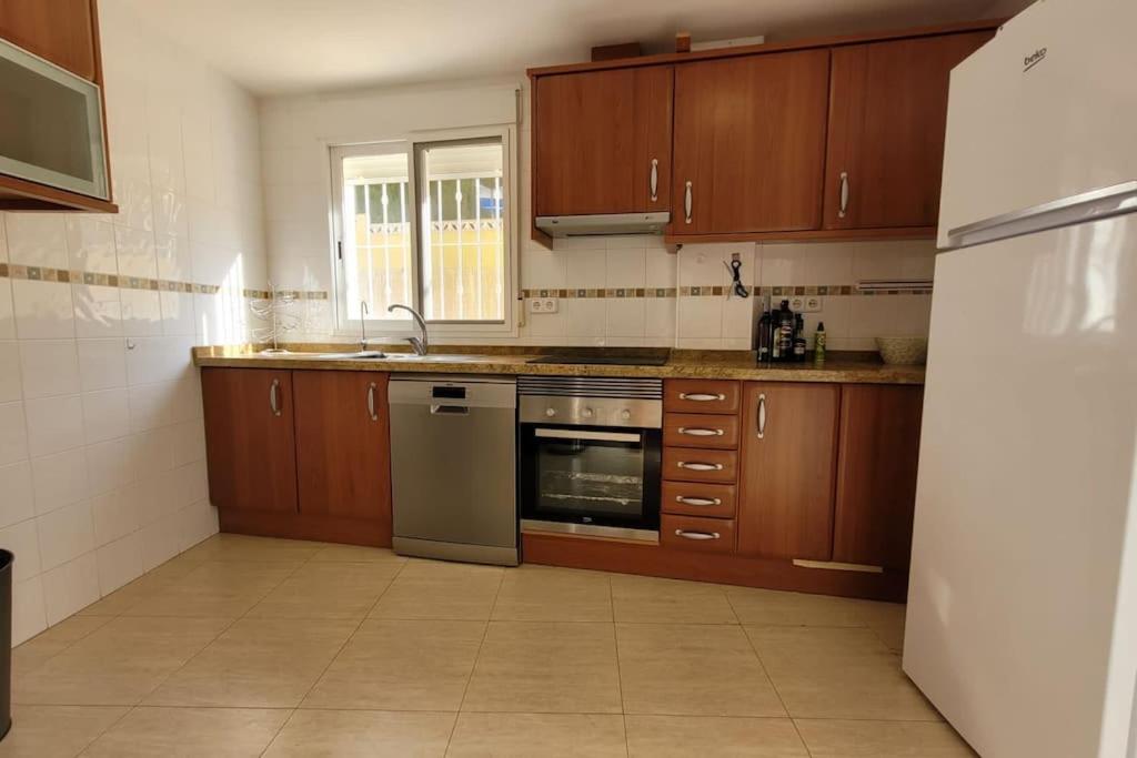 Kuchyň nebo kuchyňský kout v ubytování SHA Villa with private pool , Albir