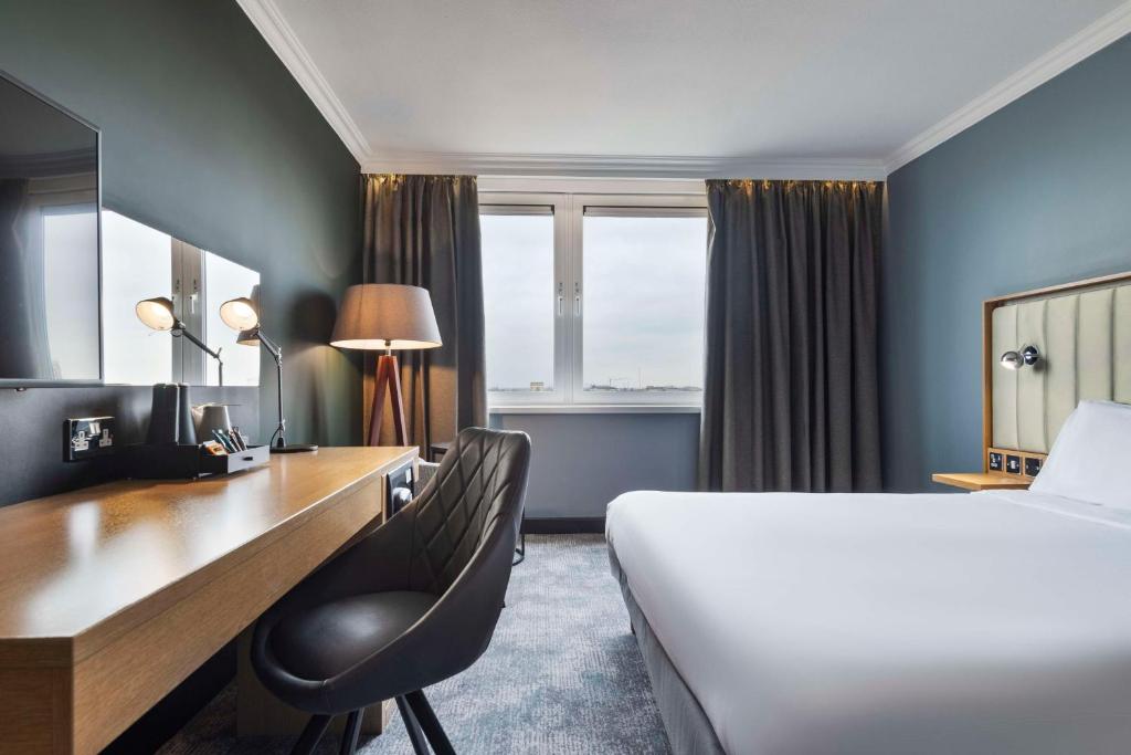 Radisson Hotel York - Standard Room With River View