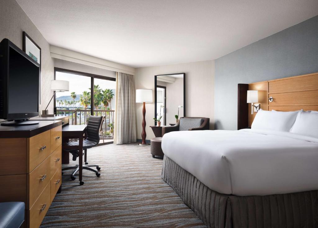 Sonesta Redondo Beach and Marina - 