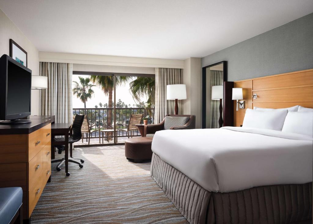 Sonesta Redondo Beach and Marina - 