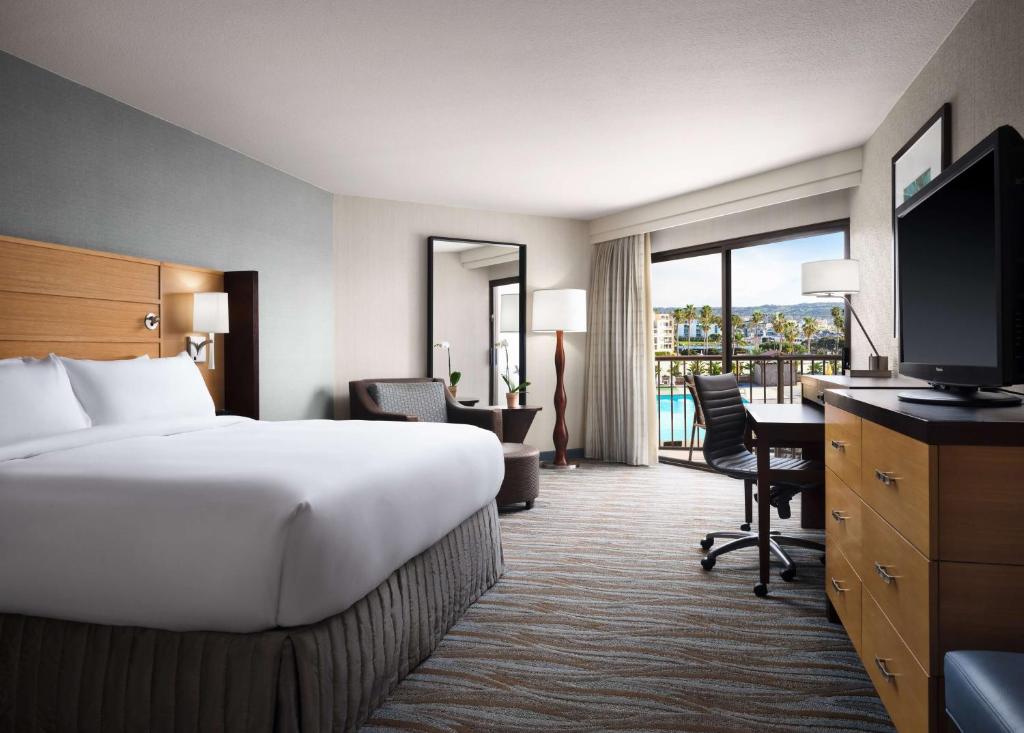 Sonesta Redondo Beach and Marina - 