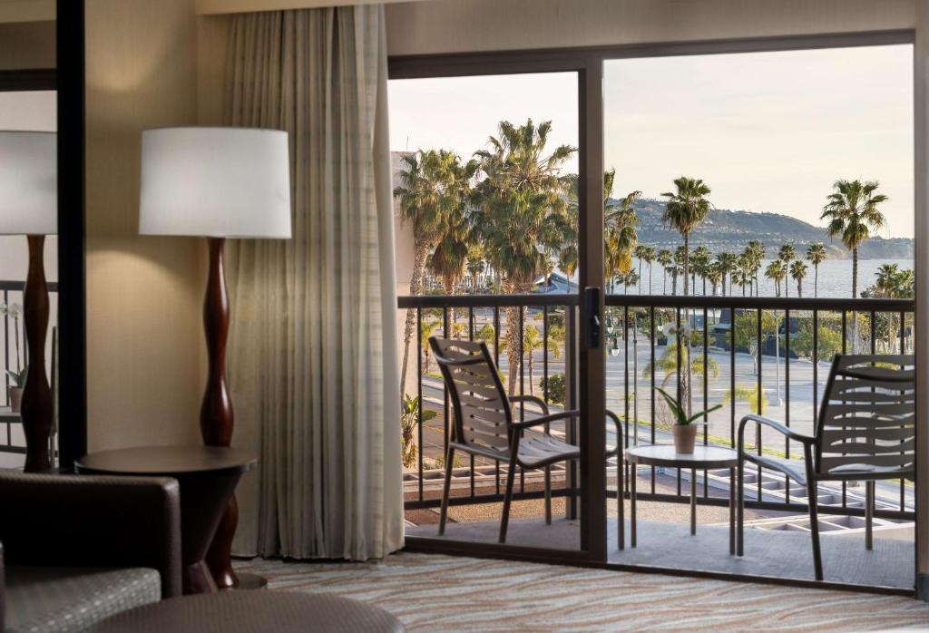 Sonesta Redondo Beach and Marina - King Room Met Gedeeltelijk Uitzicht Op De Oceaan