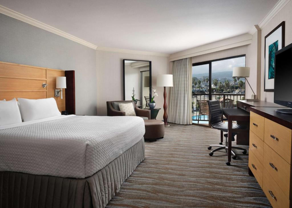 Sonesta Redondo Beach and Marina - 