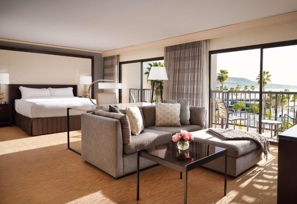 Sonesta Redondo Beach and Marina - Suite