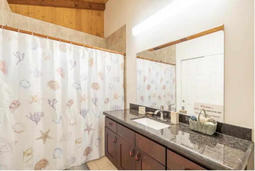 Bagno di Serenity Hale