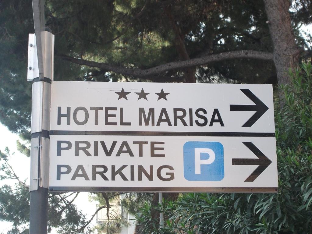Certyfikat, podpis lub inny dokument wystawiony w obiekcie Hotel Marisa