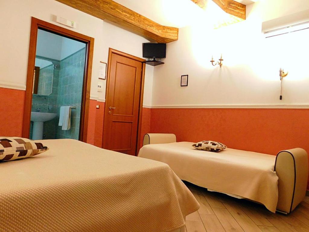 B&B Antica Dimora - Triple Room With Private Bathroom