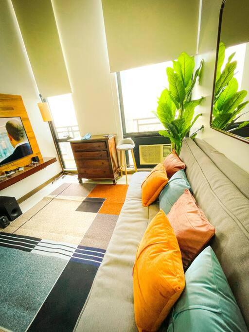 Lovely Boho 1BR Penthouse in Makati (up to 6pax)