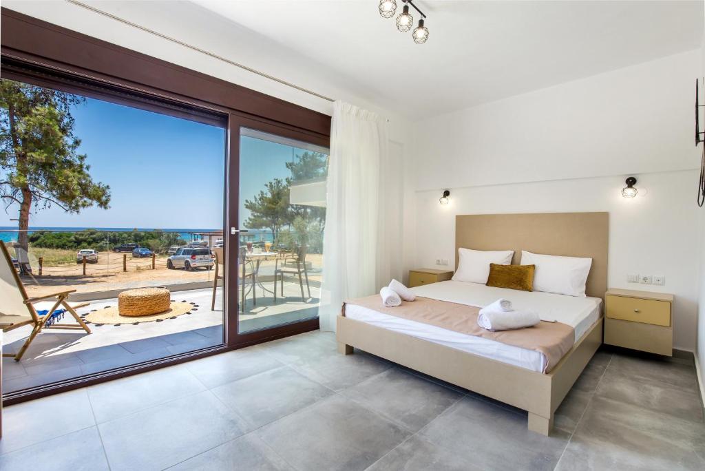 Postel nebo postele na pokoji v ubytování Ermioni Sea View Hotel