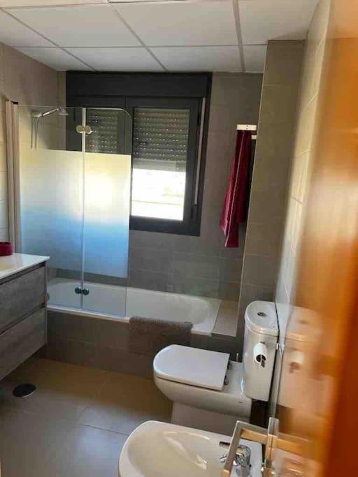 Kúpeľňa v ubytovaní Atico Duplex en Playa Serena