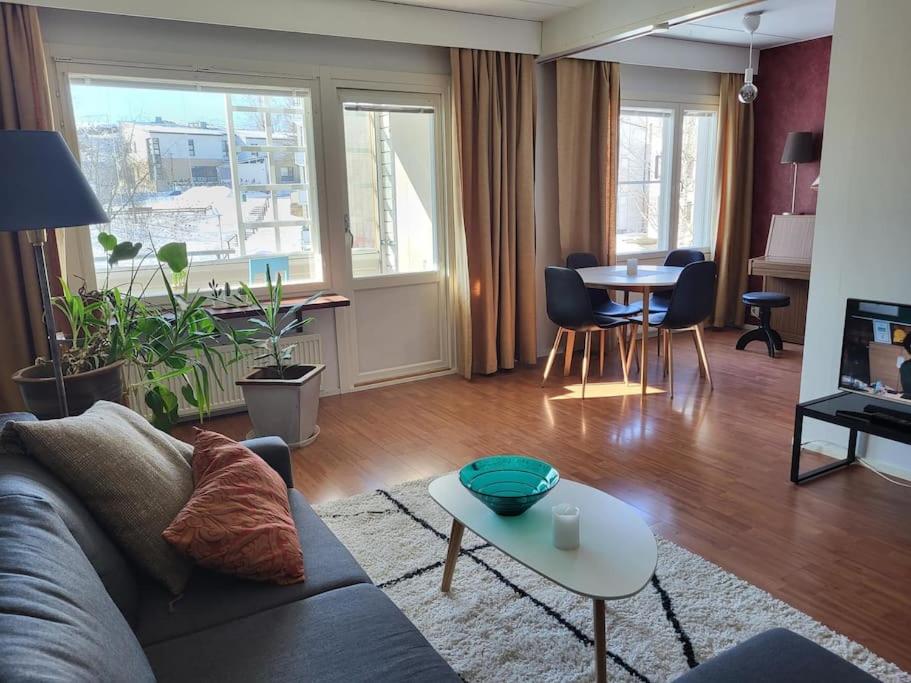 Istumisnurk majutusasutuses Cosy two rooms apartment in Helsinki