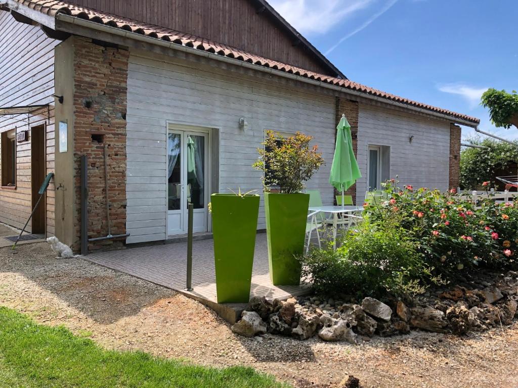 Aed väljaspool majutusasutust Domaine de l'île - Gîtes et chambres d'hôtes