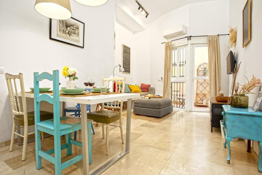 Posedenie v ubytovaní -MalagaSunApts-Central and Cozy