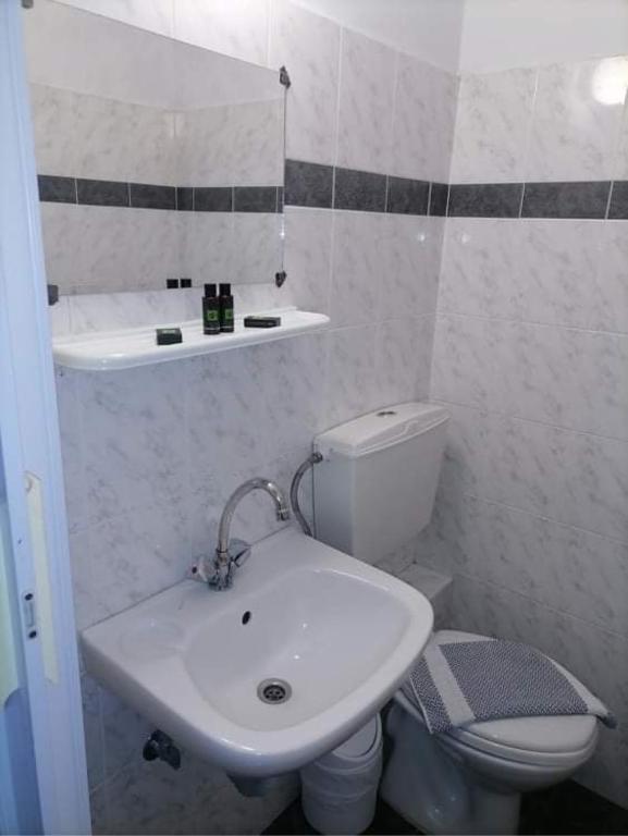 Koupelna v ubytování Hotel Theoxenia