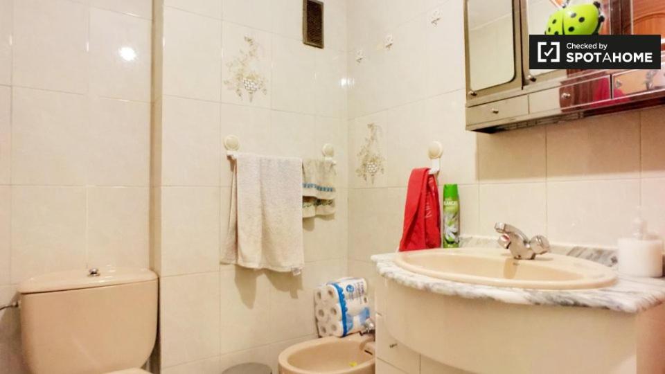 Ένα μπάνιο στο HAB room 1 WIFI Vista Alegre
