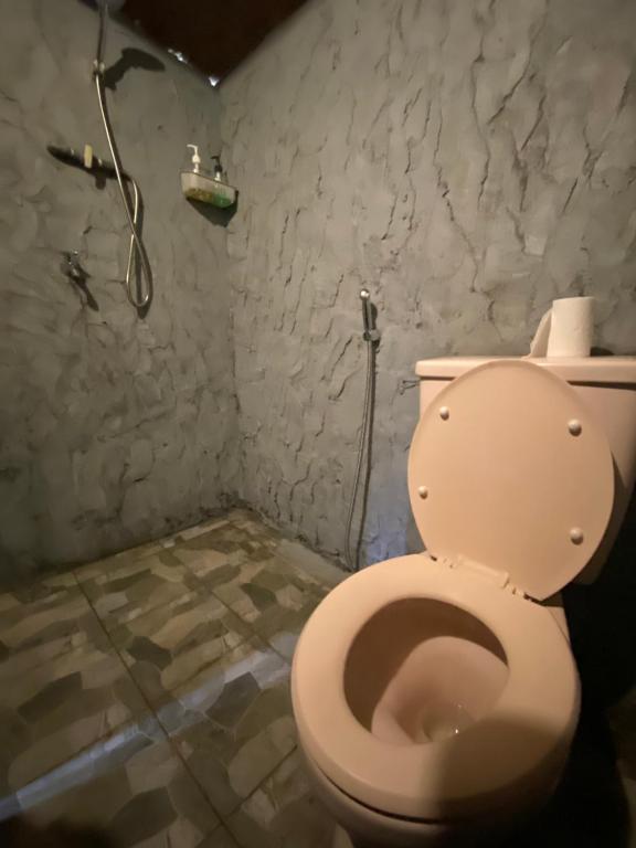 Koupelna v ubytování D' Tepi Danau Glamping