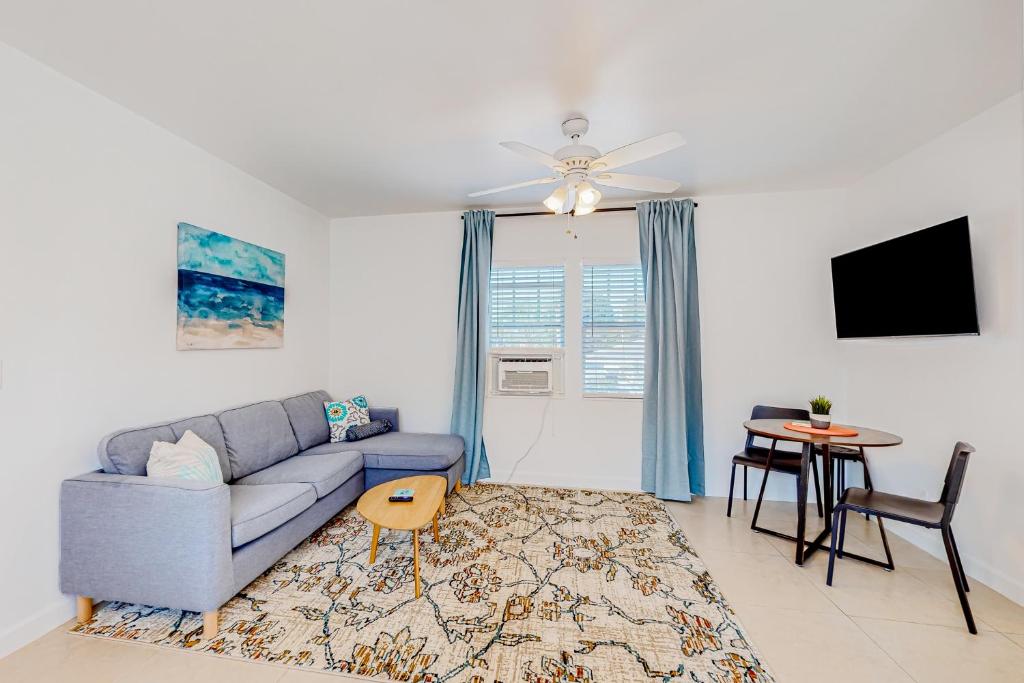 Μια τηλεόραση ή/και κέντρο ψυχαγωγίας στο Tropical Hideway