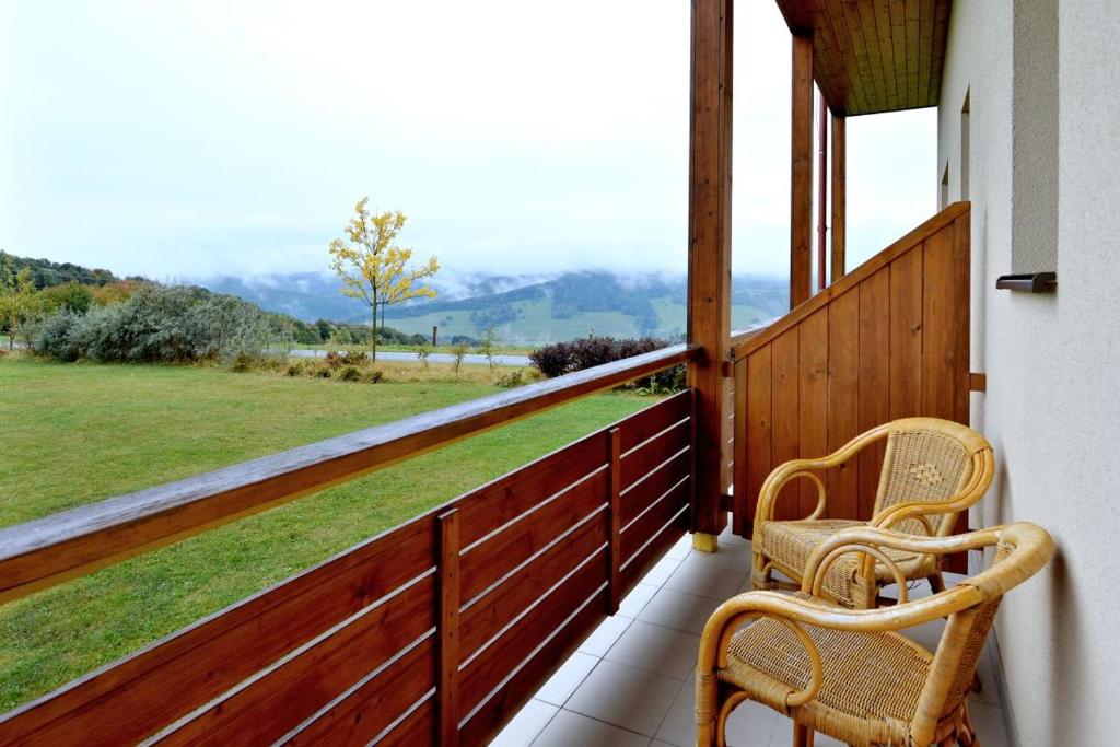 Nespecifikovaný výhled na hory nebo výhled na hory při pohledu z hotelu