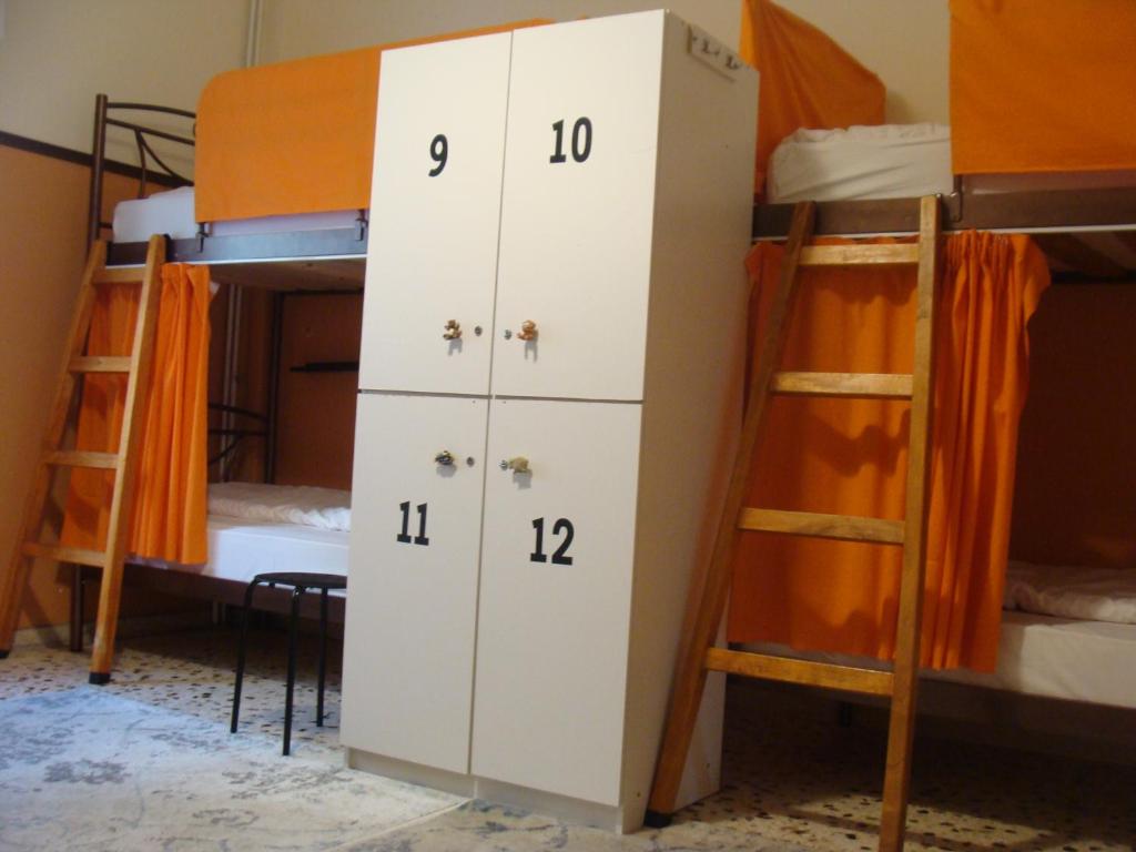 The Holy Rock - Hostel at meteora - 1