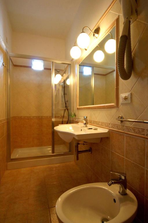 Koupelna v ubytování Hotel Liberty