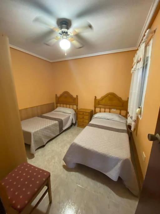 Apto con terraza y 2 dormitorios. 600 Megas wifi., Santa Pola ...