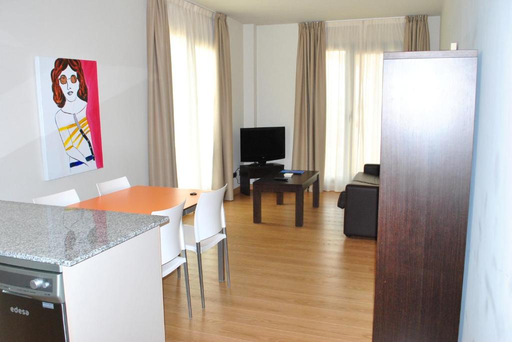 Apartamentos Maritimo Ris con garaje - Economy Apartment (4-6 Adults)
