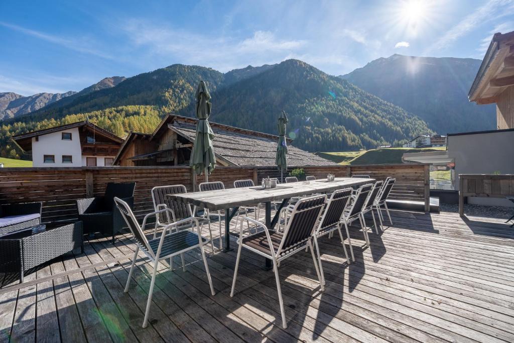 Nespecifikovaný výhled na hory nebo výhled na hory při pohledu z hotelu