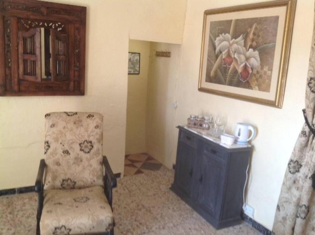Traditional Spanish cave house in Alguena, Algueña – Precios ...
