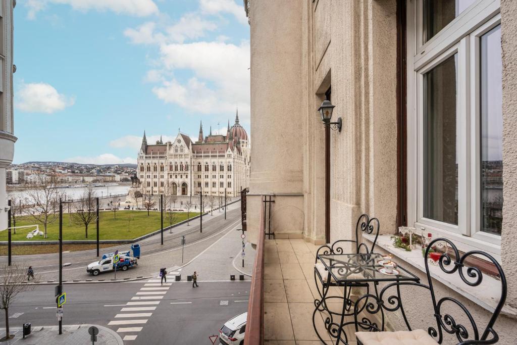 Breathless view Parliament 2 Luxury Suites with terrace FREE PARKING,  Budapest – 2023 legfrissebb árai