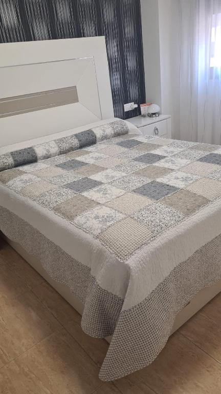 Habitación con baño privado, Alicante – Precios actualizados 2023