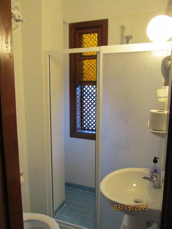 Sabah Pansiyon - Dreibettzimmer