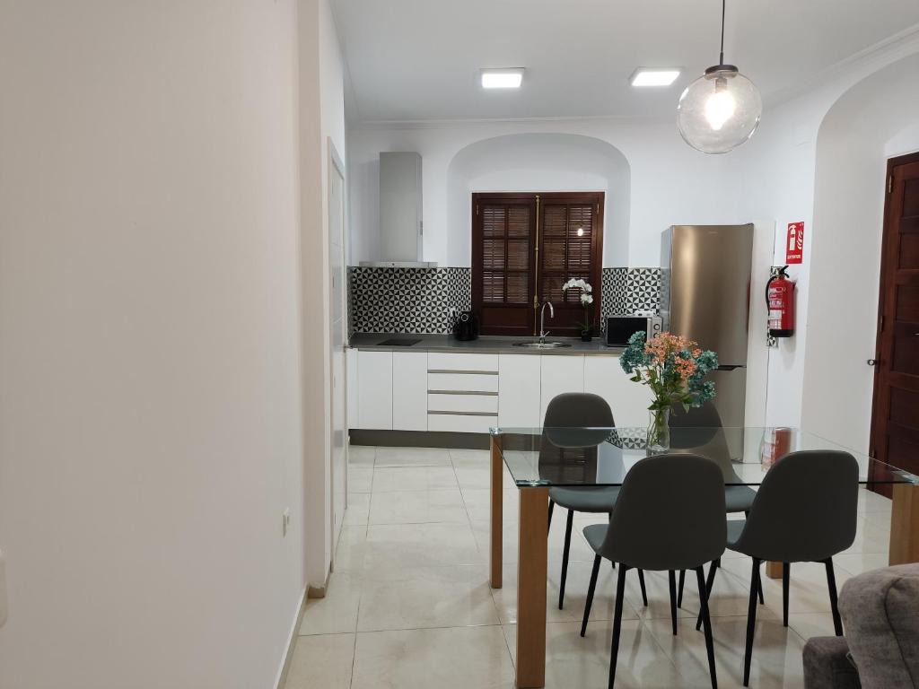 Kuchyň nebo kuchyňský kout v ubytování Apartamentos BARBAS