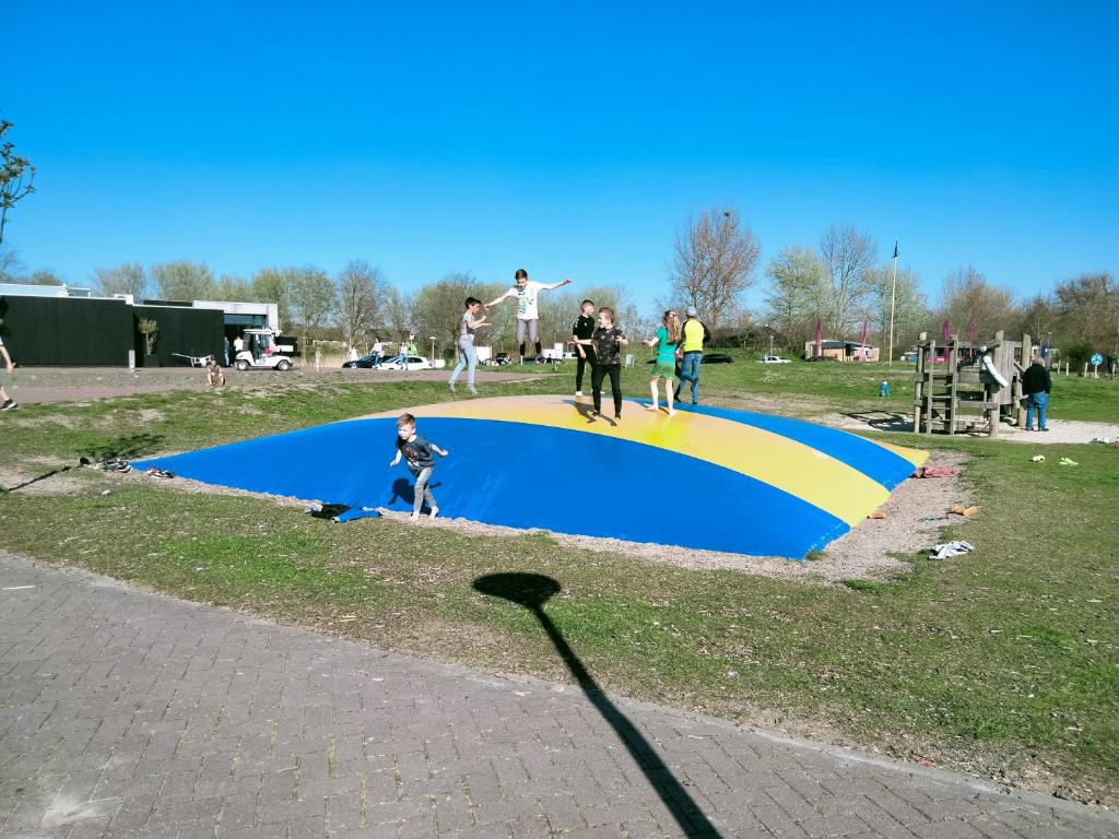 Hosté ubytování BJ Chalets - Robbengat 85 - Gezellige chalet op vakantiepark Lauwersoog! Vroege incheck! MET AIRCO!