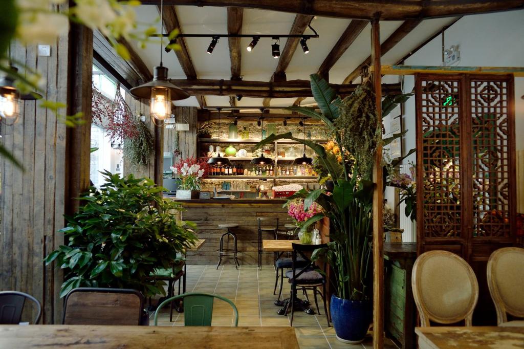 Peking Station Hostel