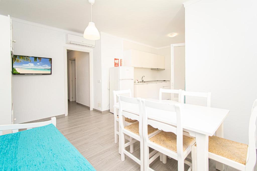 Kuchyňa alebo kuchynka v ubytovaní Apartamentos Falcó