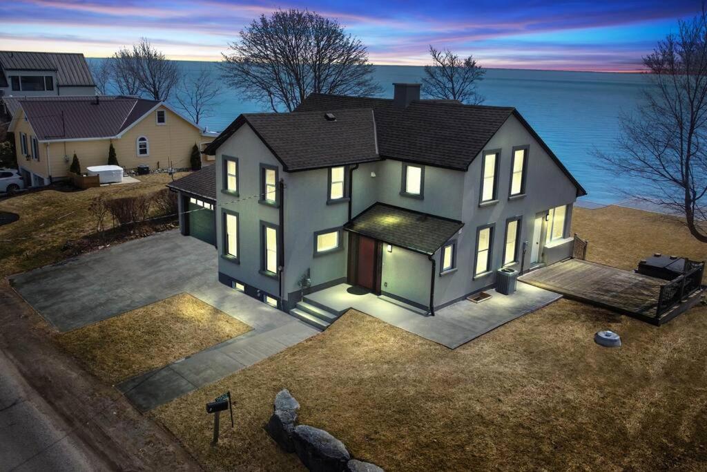 Fabulous View from our Lake House on Lake Erie, Wainfleet Bijgewerkte prijzen 2023