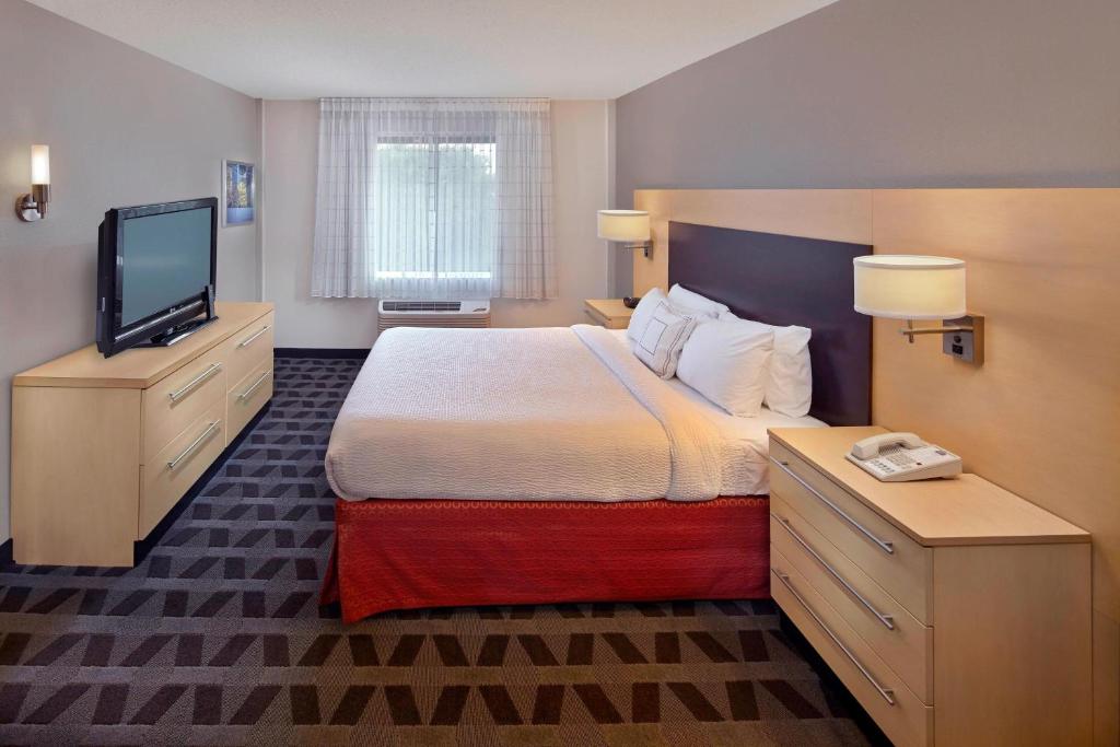 TownePlace Suites by Marriott Albany Downtown/Medical Center - Suite 1 Chambre Lit King-Size Avec Canapé-Lit