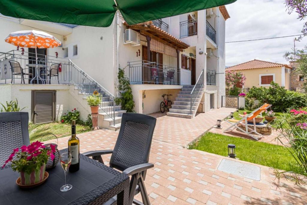 Lefkis Apartments, Stoupa (updated prices 2024)