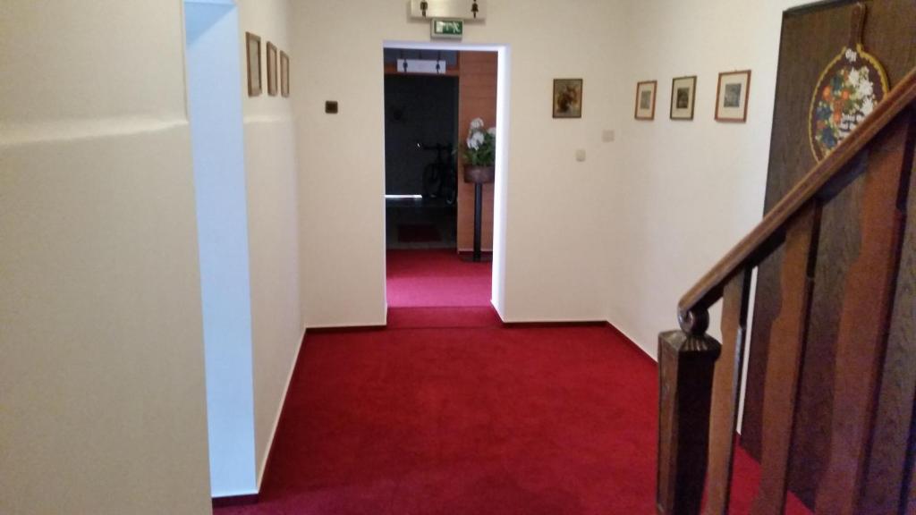 Fotografie z fotogalerie ubytování Hotel Dorfschenke v destinaci Pirmasens