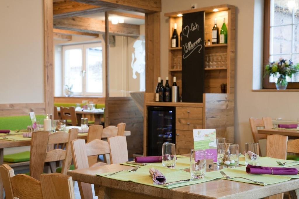 Nápoje v ubytování Landhotel Zur Bretzel