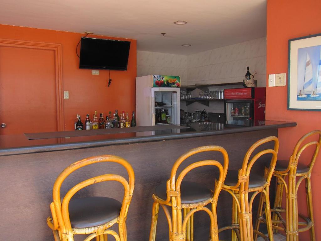 Kuchyň nebo kuchyňský kout v ubytování Nichols Airport Hotel