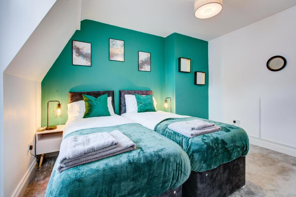 Modern and Cozy 2BR Apartment near Radlett Train Station, UK